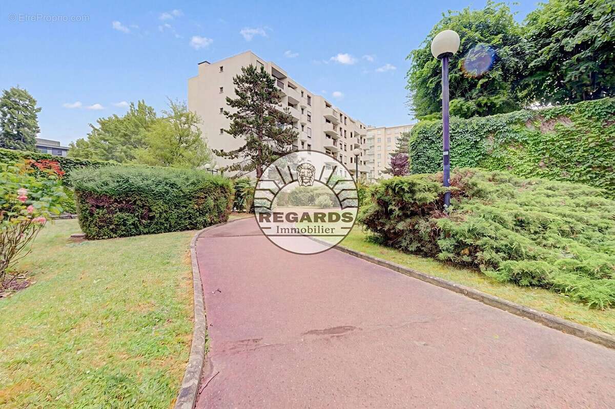 Appartement à MONTROUGE