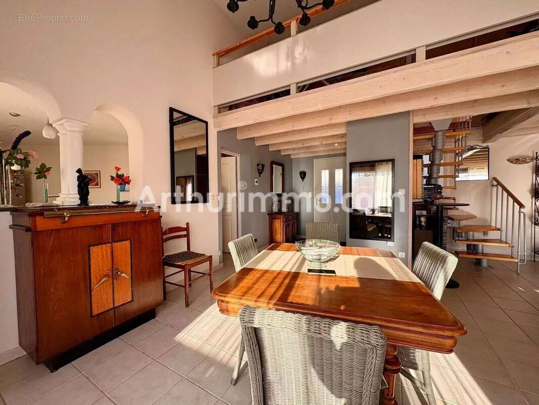 Maison à LIGNAN-SUR-ORB