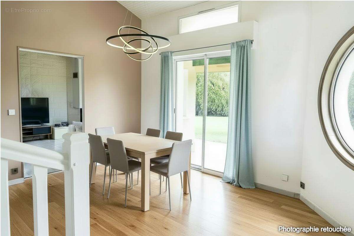 Maison Contemporaine, belle piscine, grande terrasse et double garage - photo 5