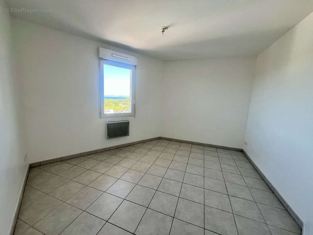 A VENDRE- Appartement T4 avec double garage, parking et terrasse- Résidence avec piscine - photo 6