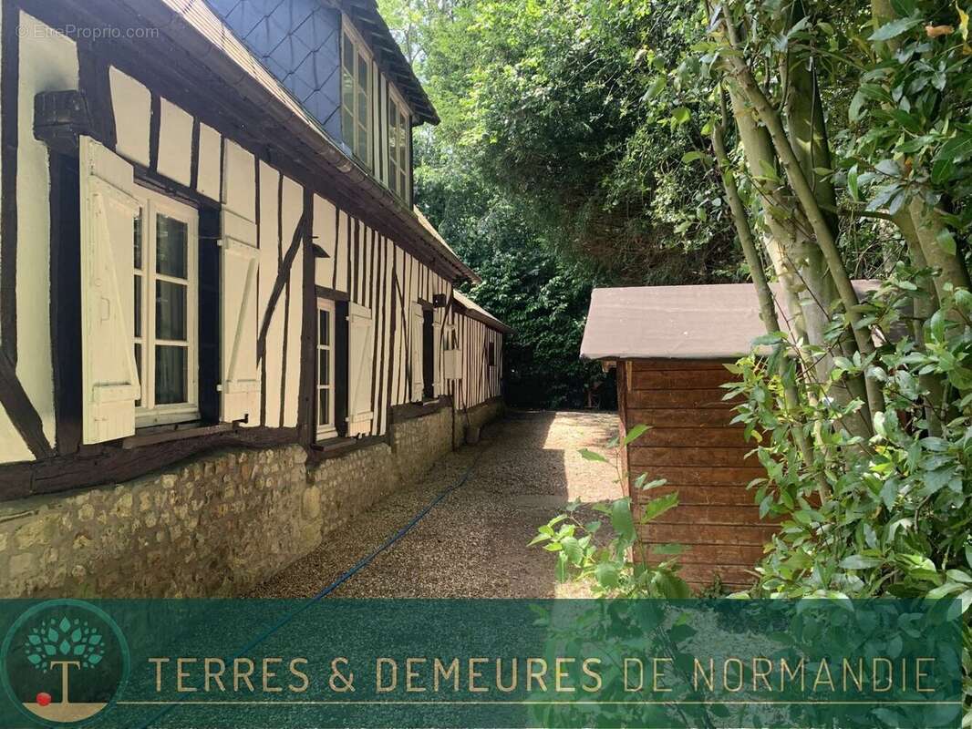PAYS d'AUGE du CALVADOS, région CAMBREMER (14340) petite maison en clombages et 730 m2 de terrain - photo 5