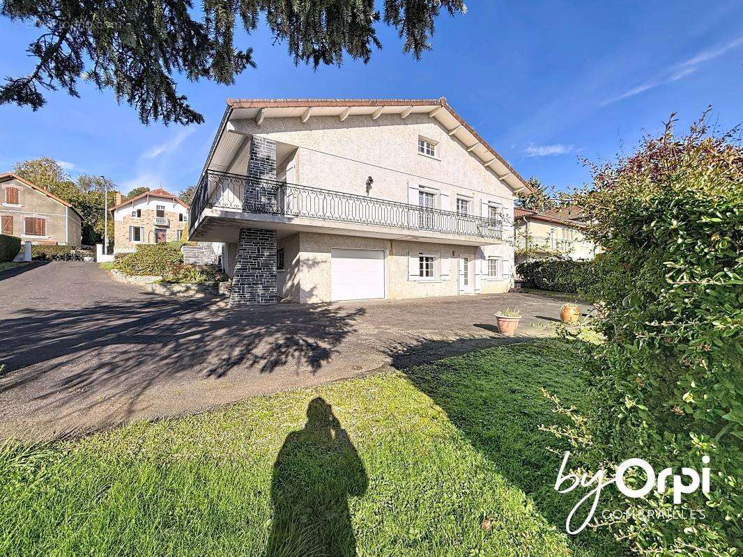 Maison à SAINT-ELOY-LES-MINES