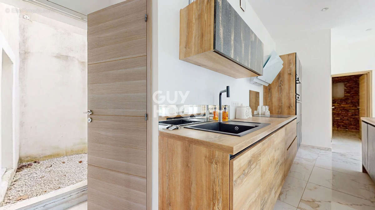 Appartement à FONTAINE-DE-VAUCLUSE