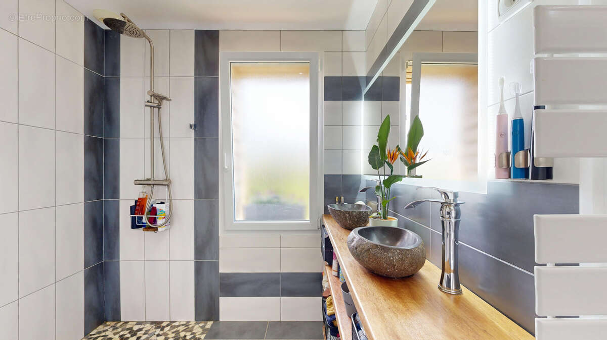 Maison à REFFUVEILLE