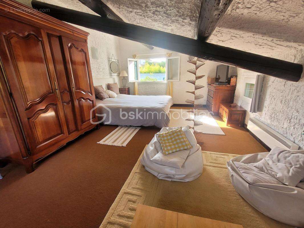 Villa 11 pièces 243 m2 à MUS - photo 10