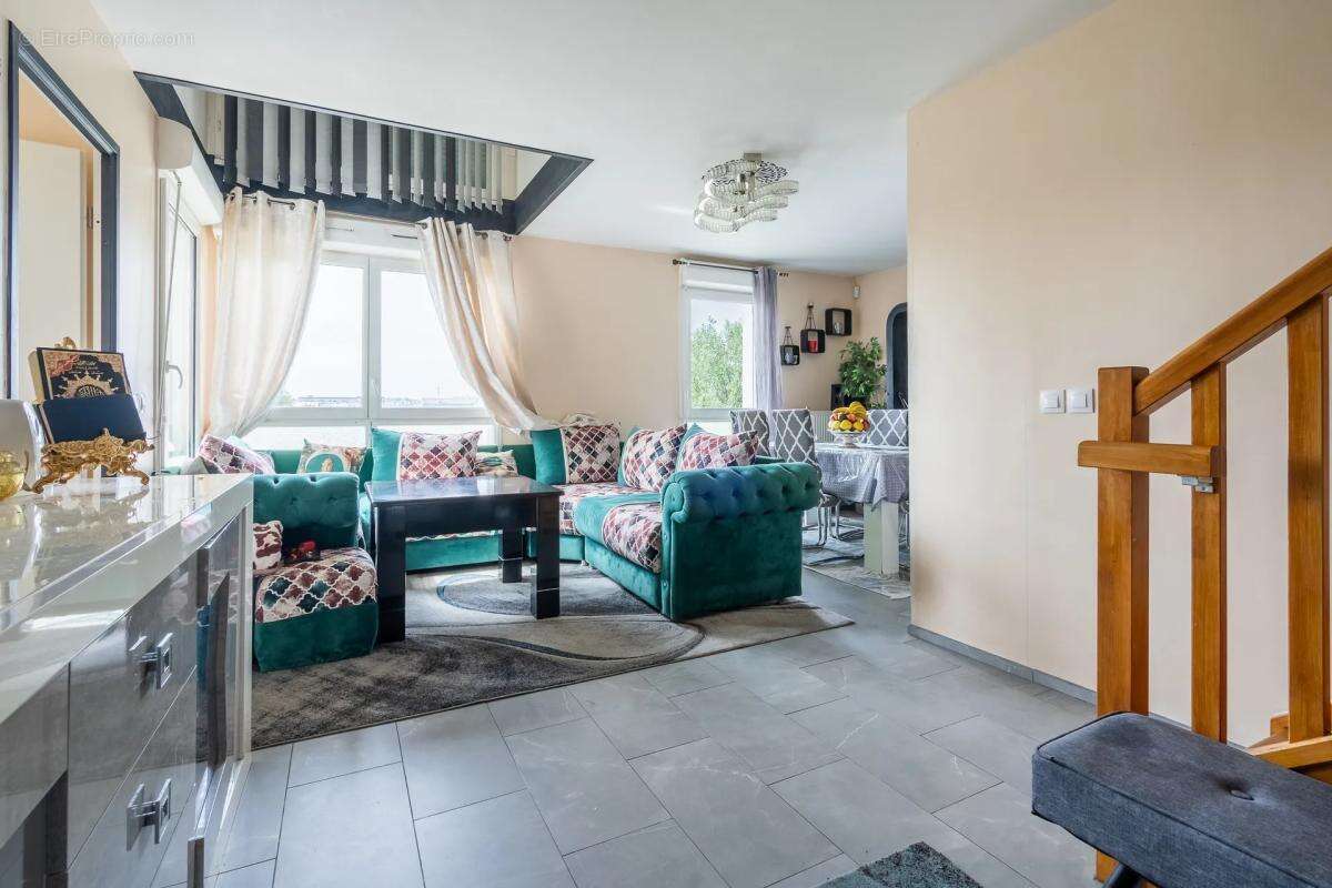 Appartement à STAINS