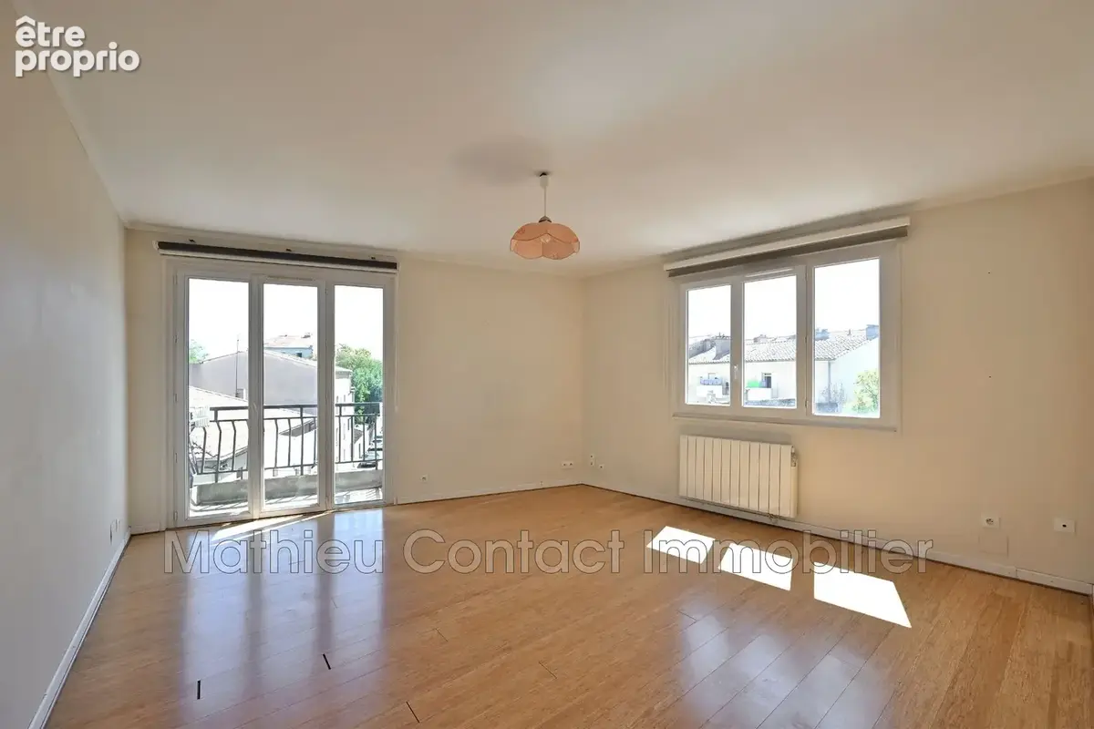 Appartement 74 m² à Nimes  - photo 2