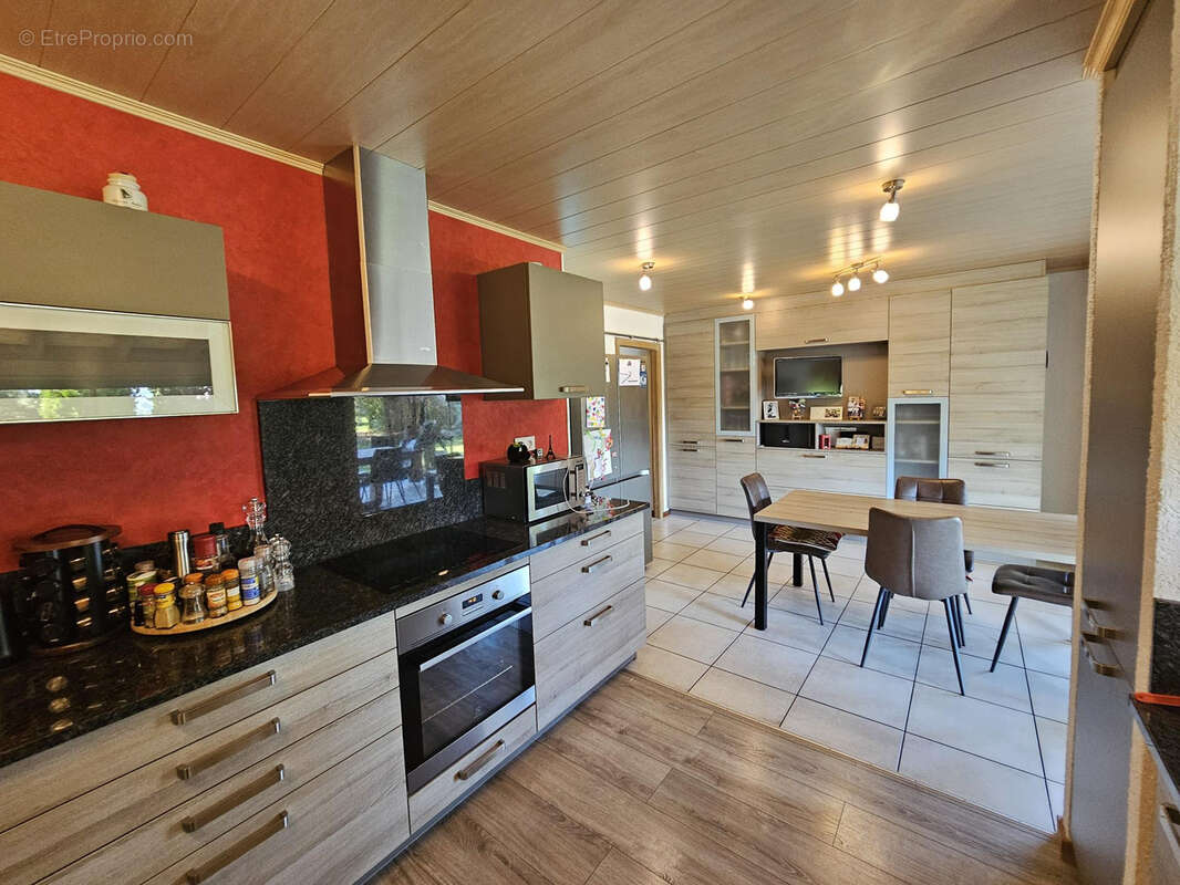 Maison à GRANDFONTAINE-SUR-CREUSE