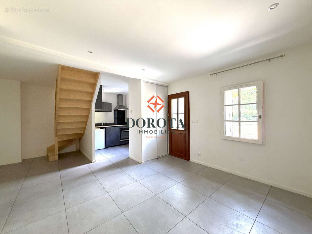 Appartement 41 m² à Saint-Ismier  - photo 3