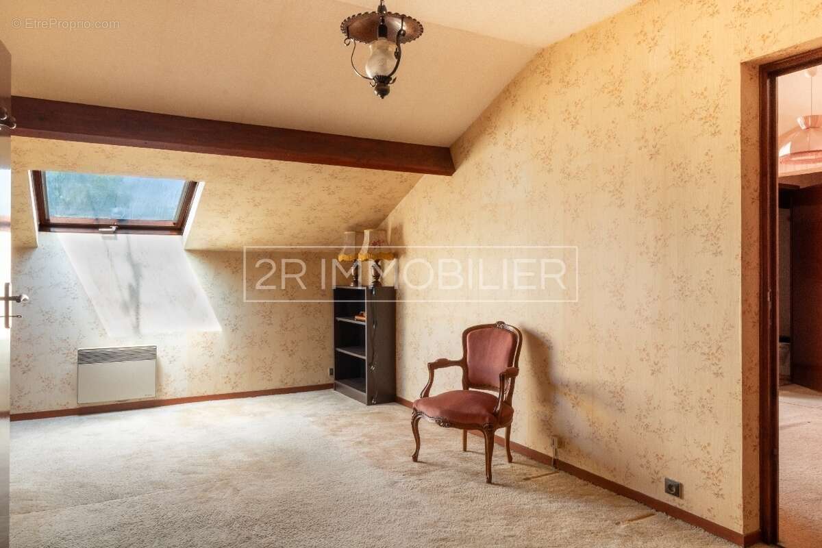 Maison à CONCHES-SUR-GONDOIRE