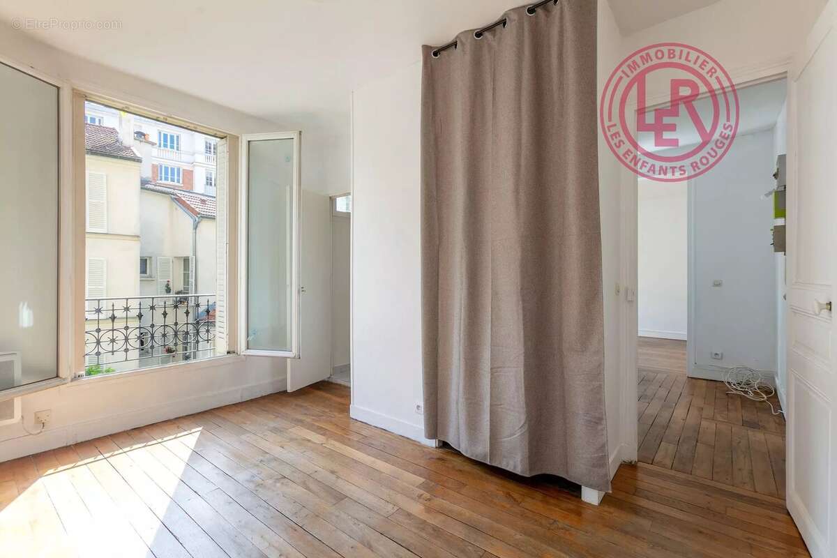 Appartement à PARIS-14E