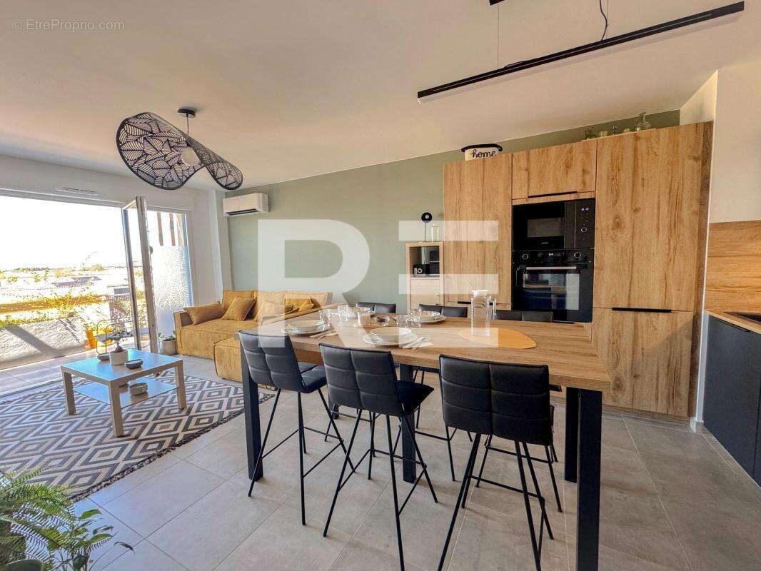 Appartement à GARONS