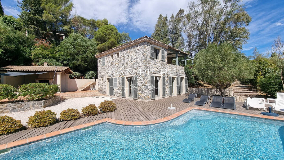Maison à LES ISSAMBRES