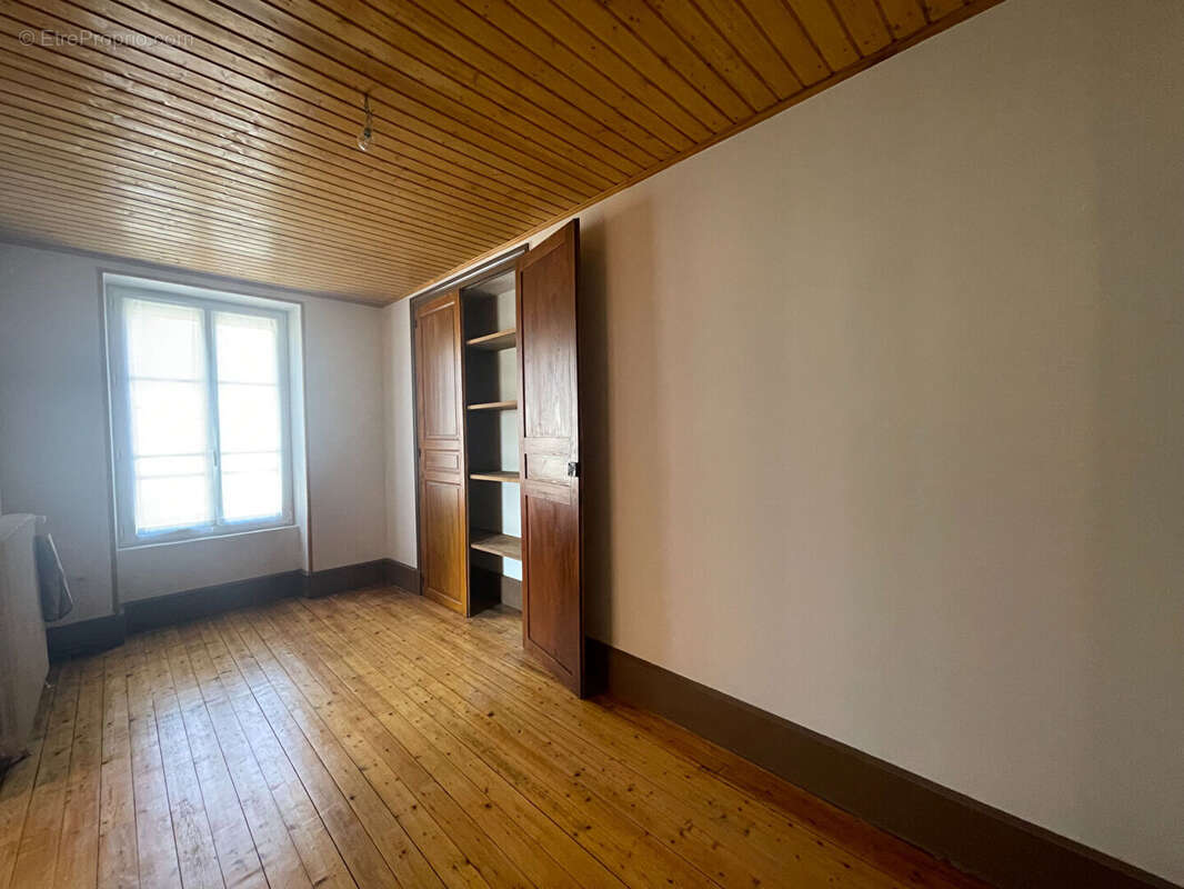 Maison à SAINT-SAULGE