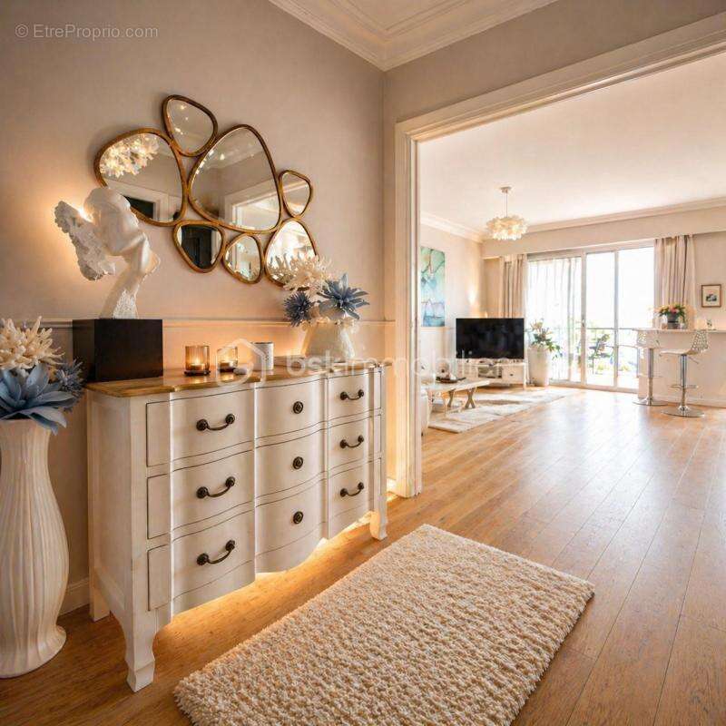 Appartement à VALLAURIS