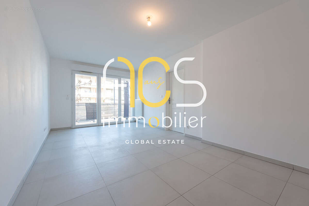 Appartement à CHATEAUNEUF-LES-MARTIGUES