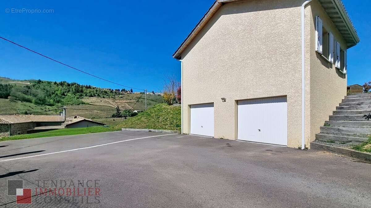 Maison à VAUX-EN-BEAUJOLAIS