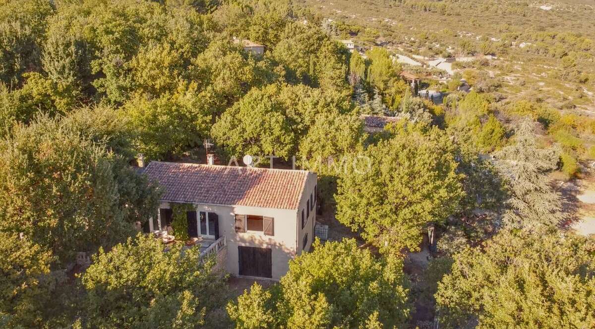 Maison à GORDES