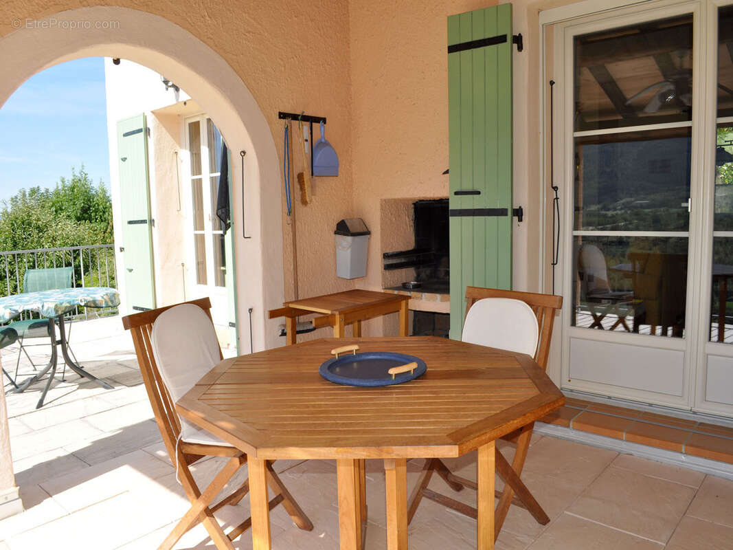 Maison à SAINT-ETIENNE-DE-BOULOGNE