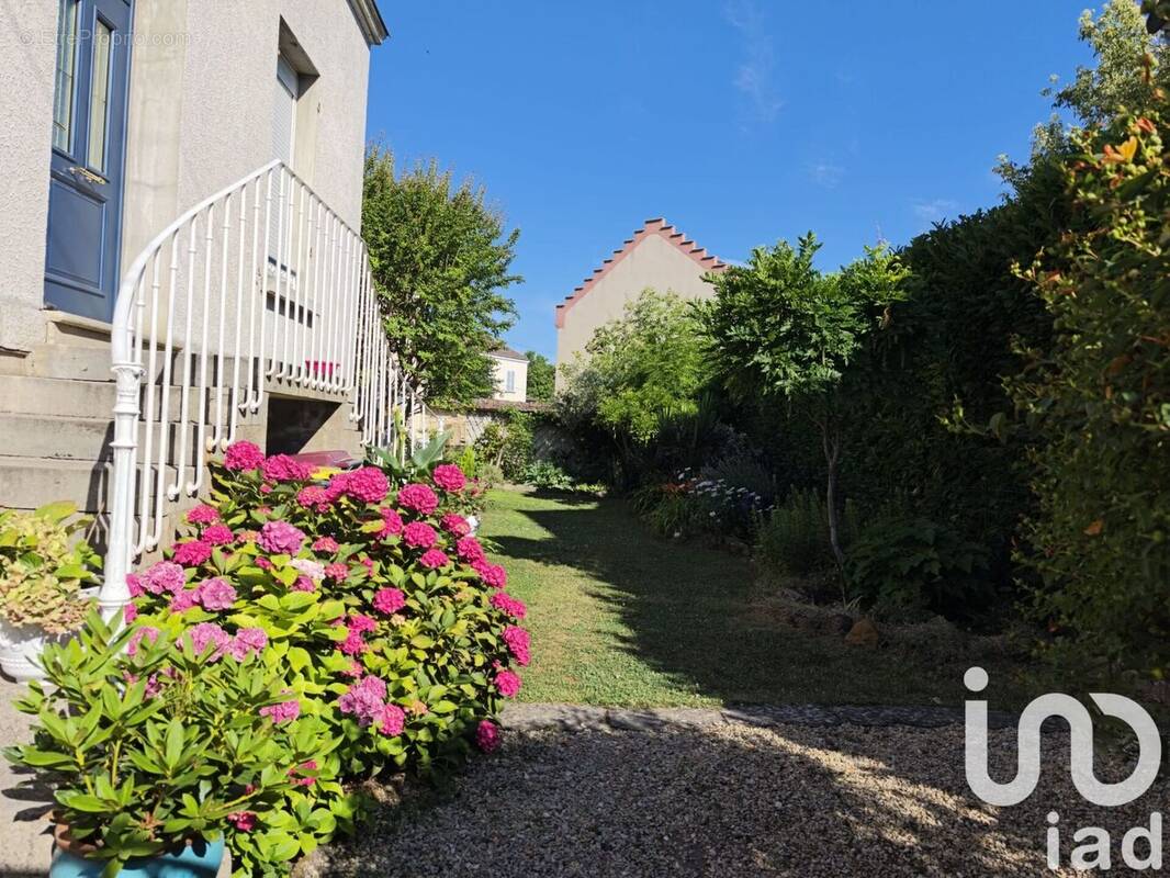 Photo 1 - Maison à MONTEREAU-FAULT-YONNE