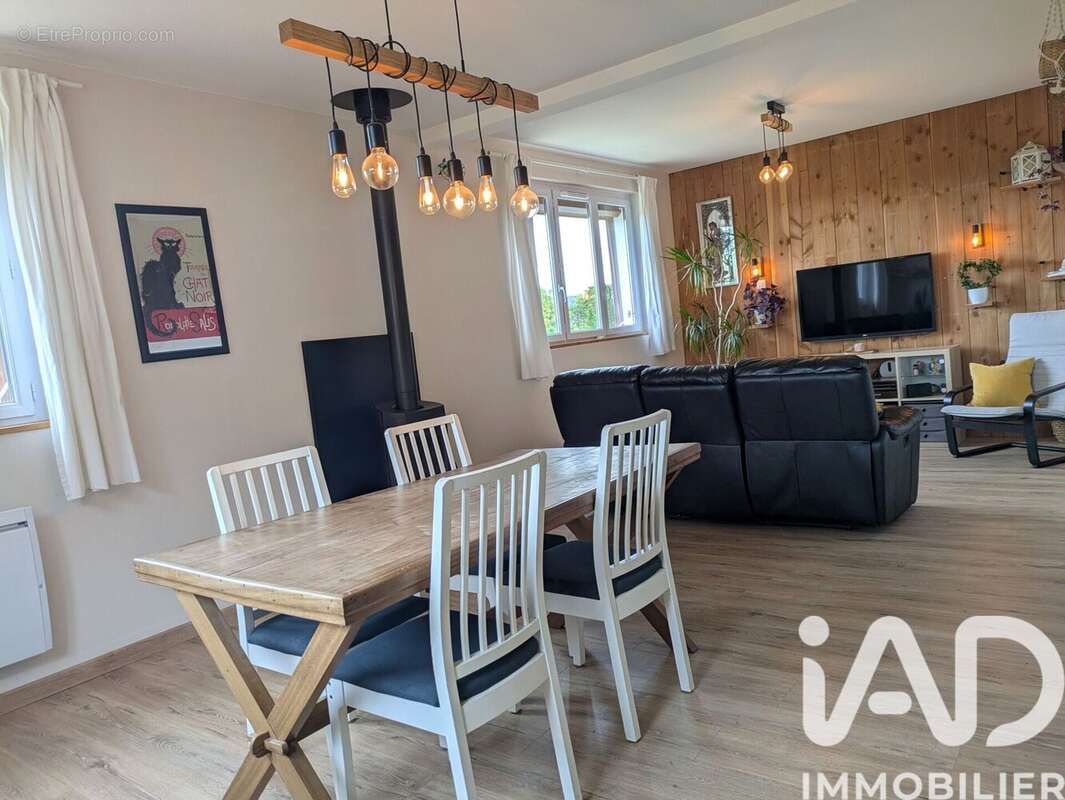 Maison 111 m² à Campagne  - photo 2