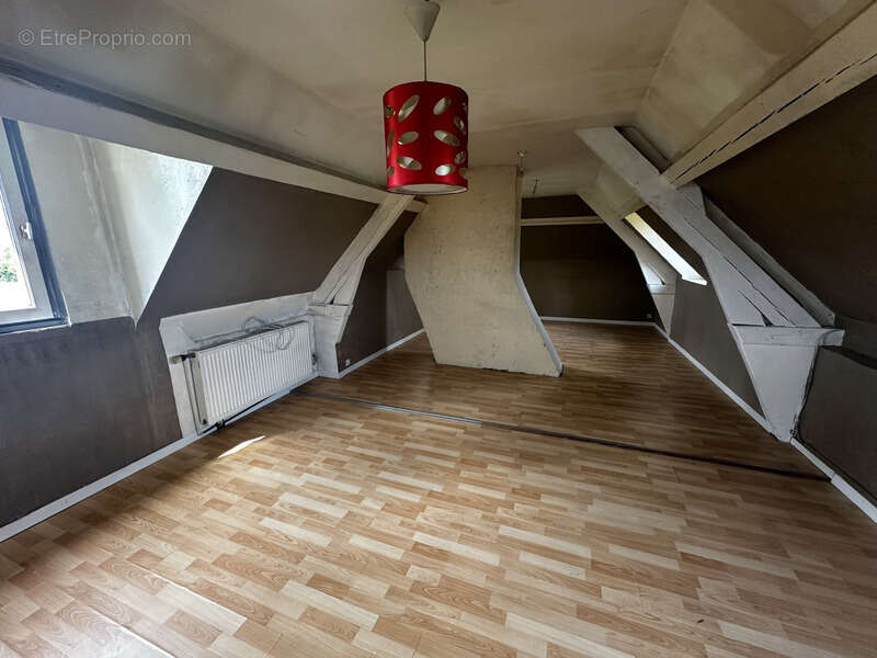 Corps de ferme avec 3,7 hectares de terrain - photo 14