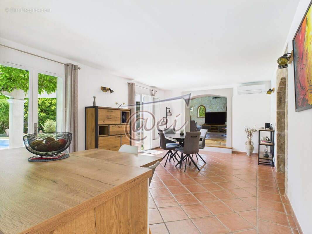 Maison à SAINT-MAXIMIN-LA-SAINTE-BAUME