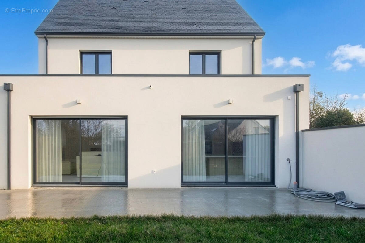 Maison à SAINT-LEGER-DES-BOIS