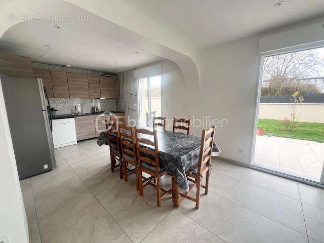 Maison à VAL-DE-REUIL