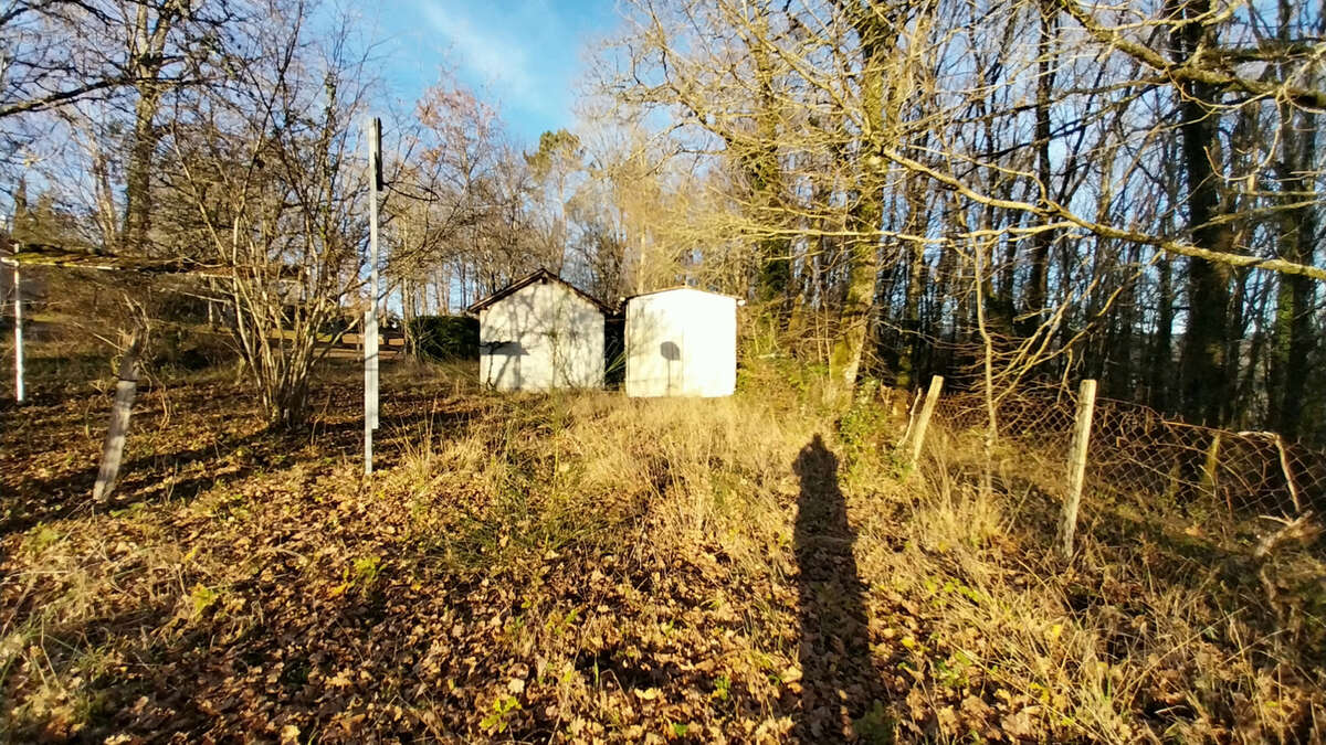 Château l'évêque - Terrain constructible avec Garage et atelier 1775 m2 - photo 5
