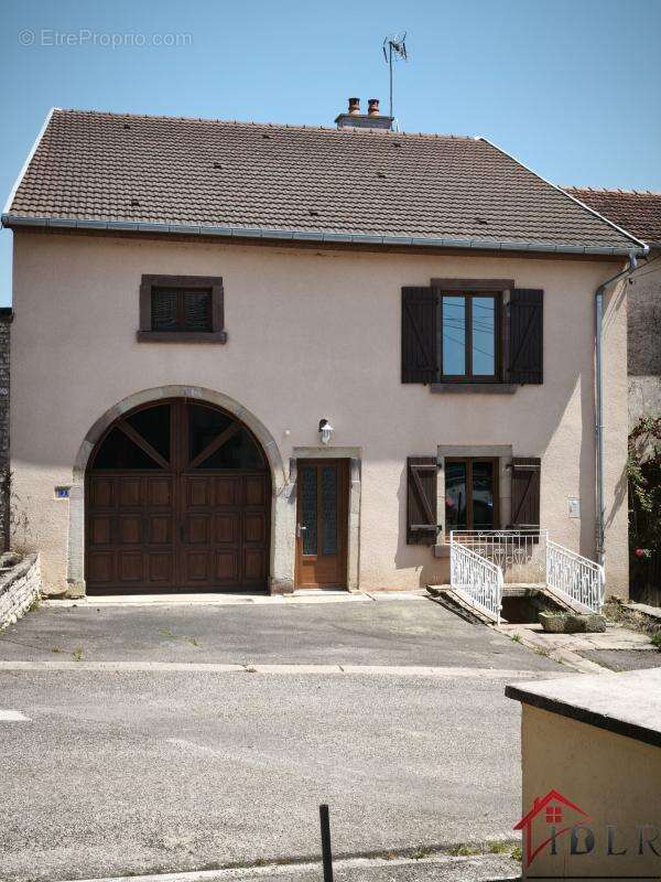 maison de type f6, 157 m2 sur un terrain de 533 m2 - photo 13