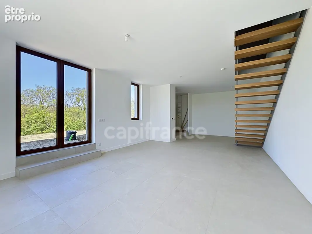 Maison mitoyenne triplex entièrement rénovée -  CERCIER (74) - photo 2