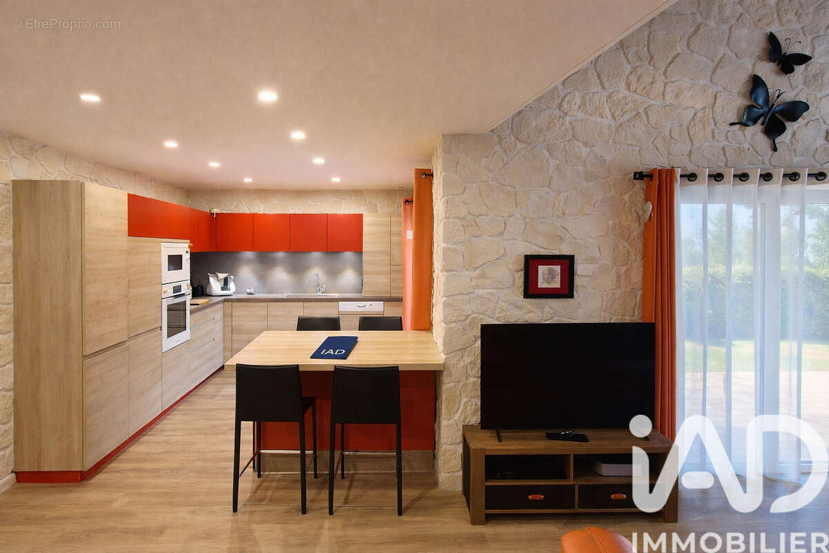 Photo 5 - Maison à LONGPERRIER