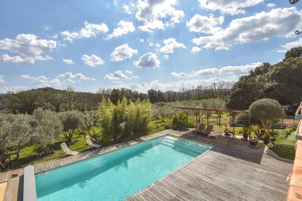 Maison à VILLECROZE