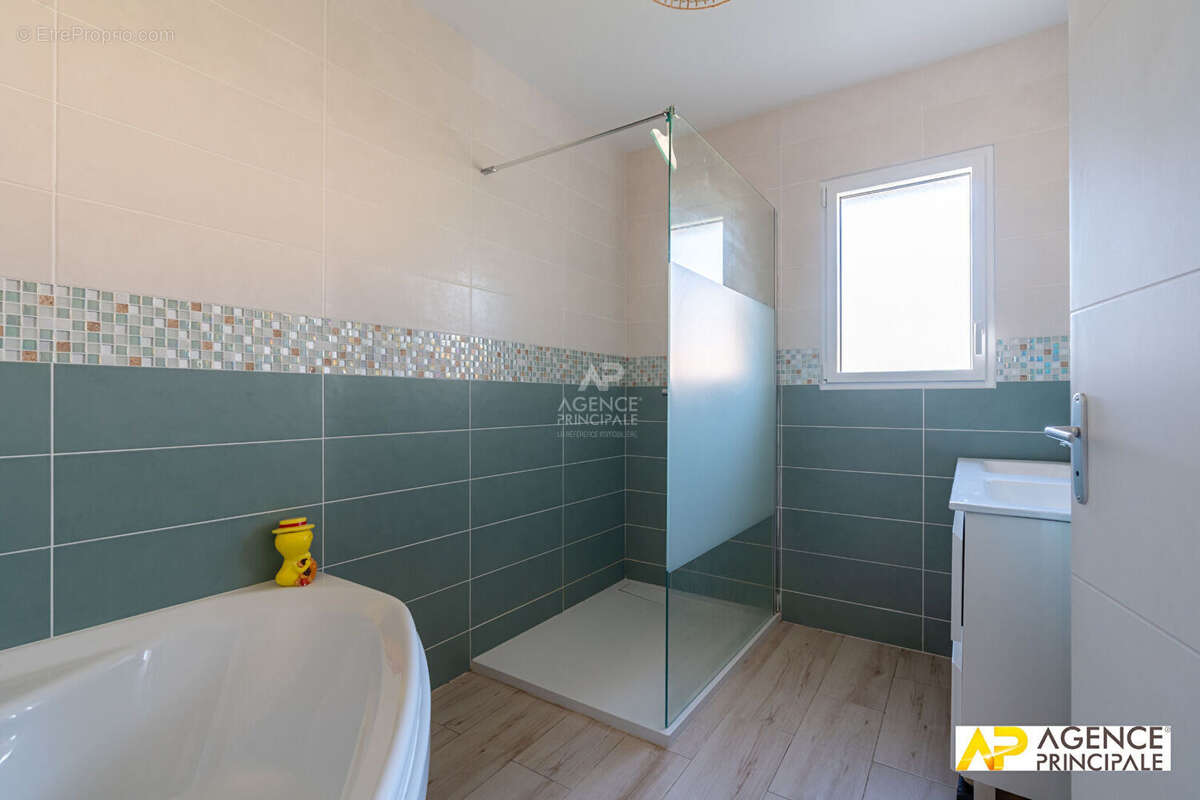 Maison Le Mesnil Le Roi 6 pièce(s) 143 m2  - 4 chambres - photo 14