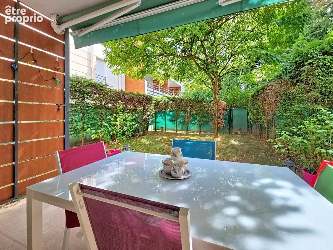 Appartement avec jardin - 3 chambres - Terrasses - Garage double - photo 2