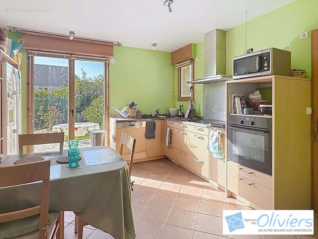 Maison à LA CELLE-LES-BORDES