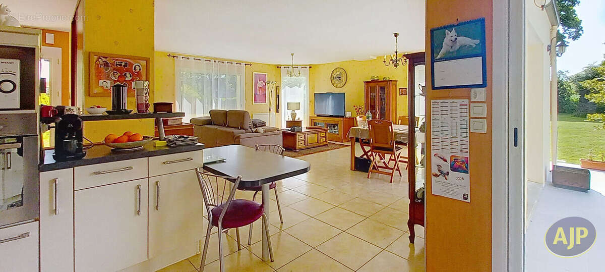 Maison à JUIGNE-DES-MOUTIERS