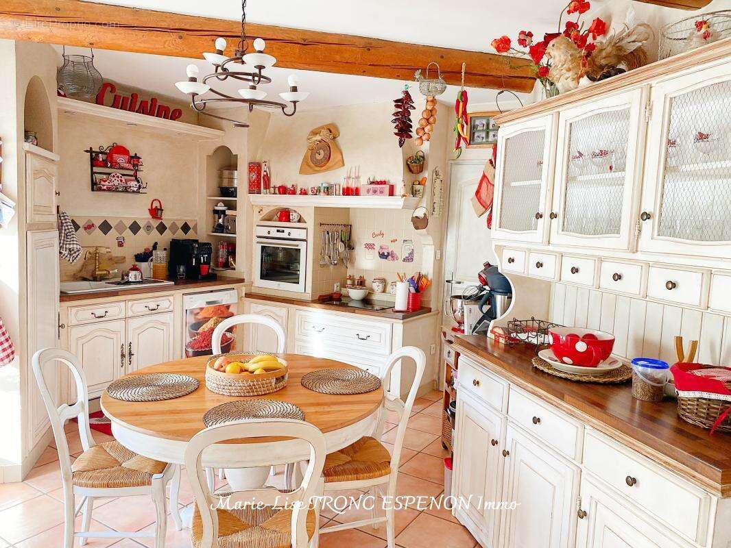 Maison à PERNES-LES-FONTAINES