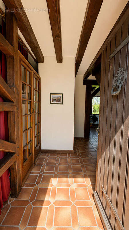 Maison à Thiers Sur Thève 5 pièces de 100 m² !! - photo 2