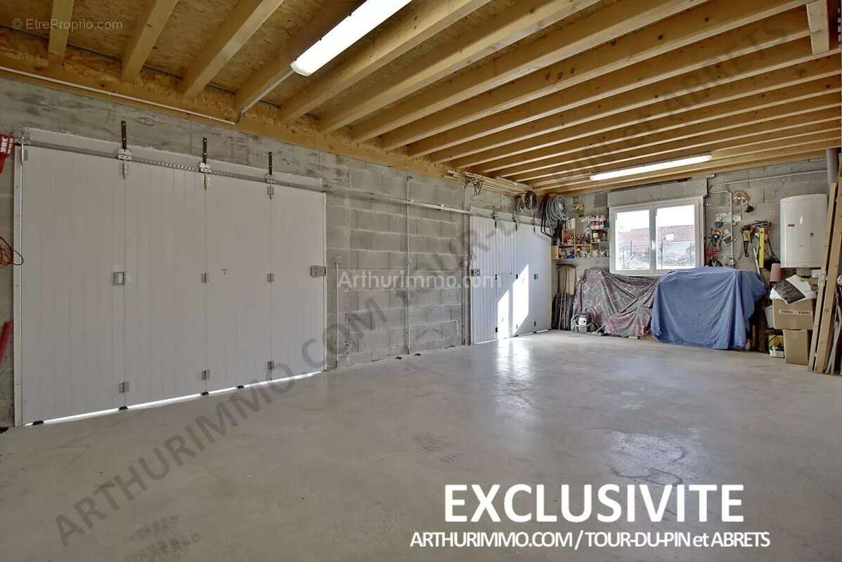 Maison à LA TOUR-DU-PIN