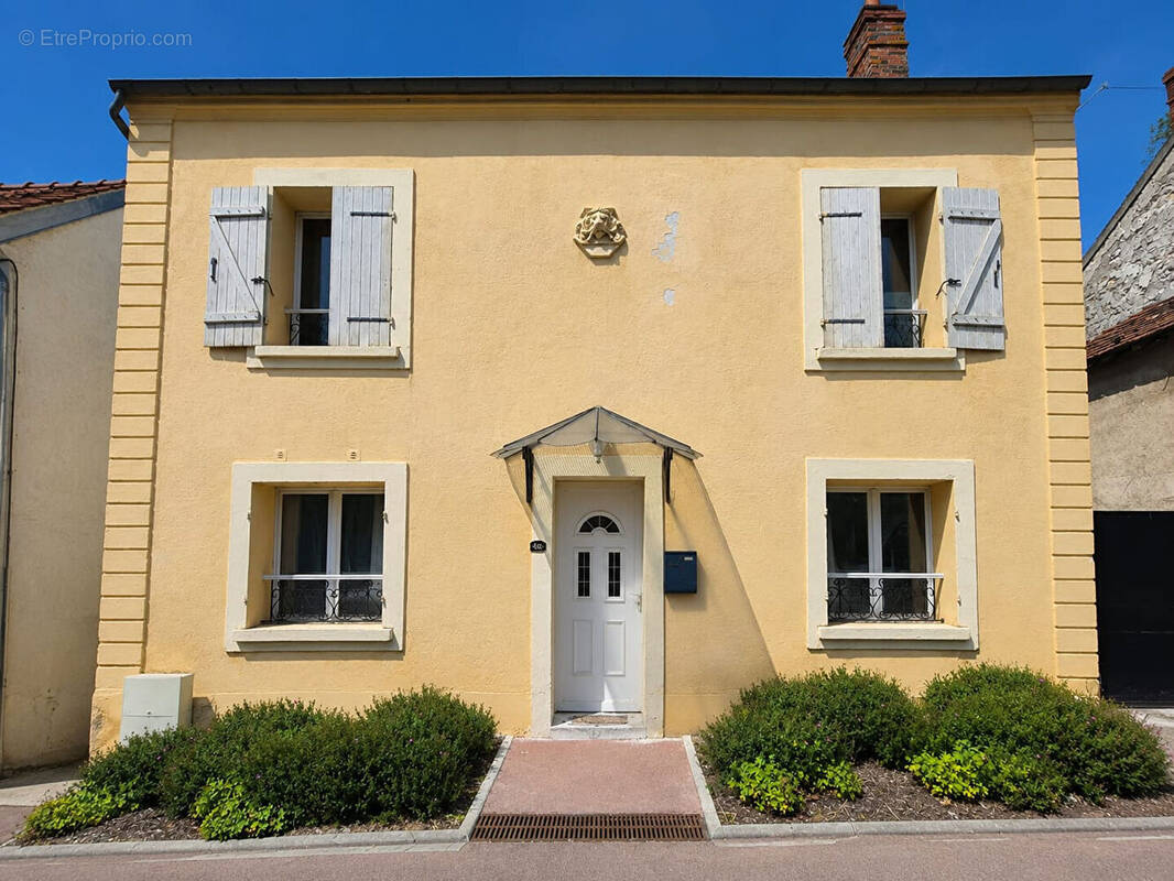 Maison à MONTREUIL-AUX-LIONS