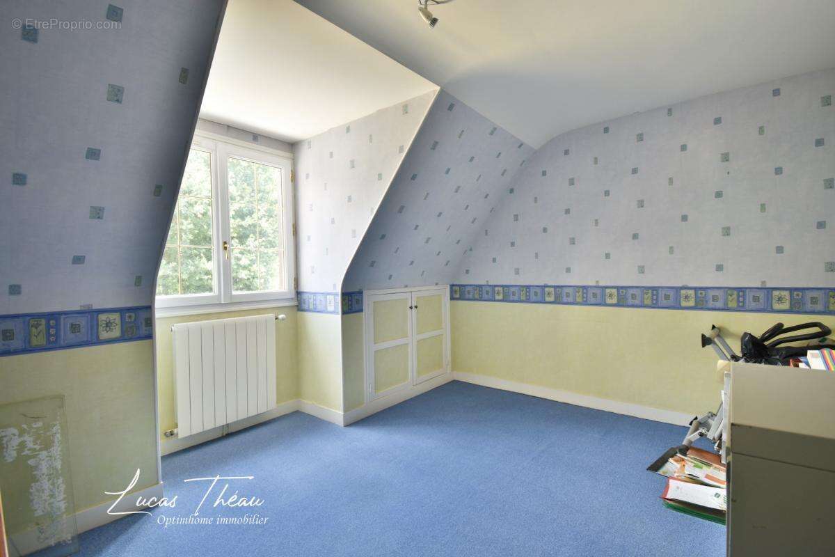 Maison familiale de 165 m² – 7 chambres – Terrain de 1 926 m² – Proche A13 - photo 11