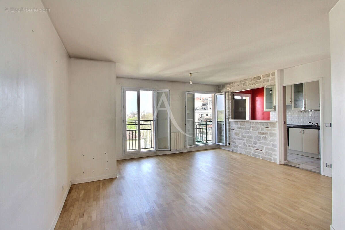 Appartement à VILLENEUVE-LA-GARENNE