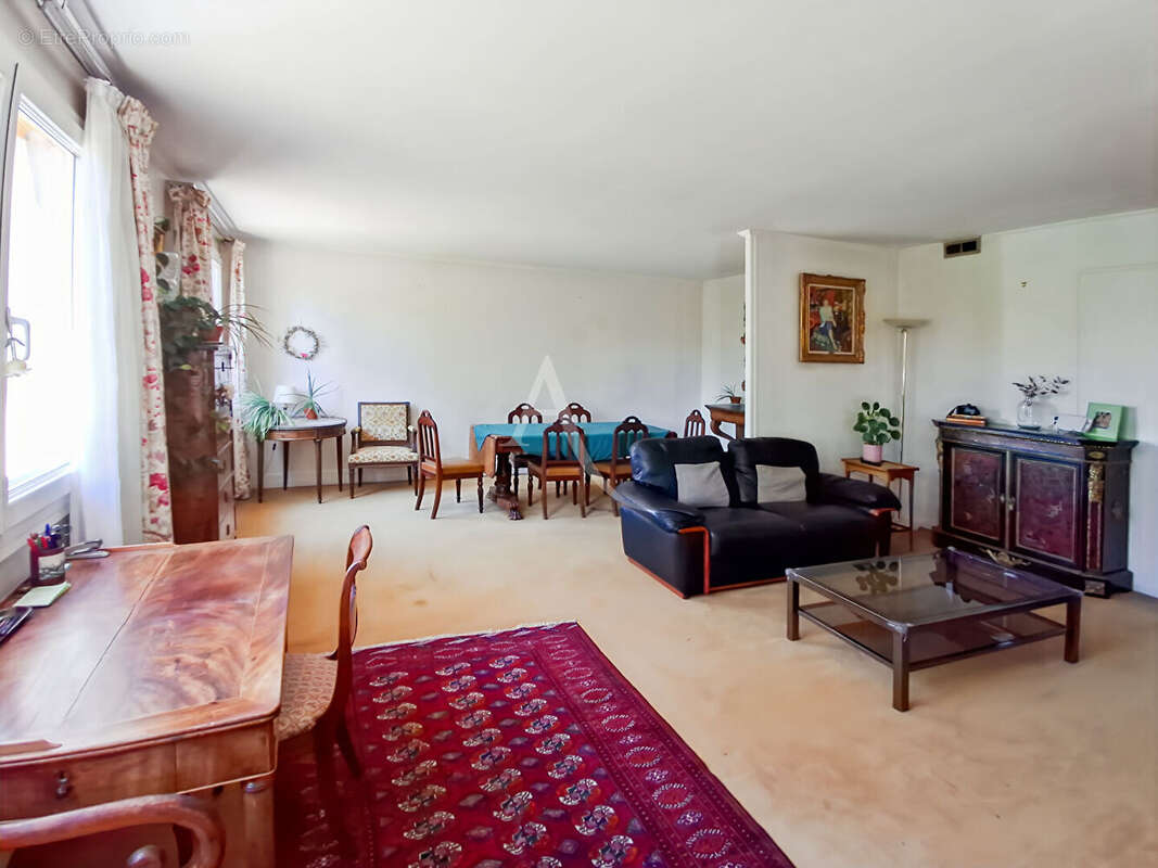 Appartement à SURESNES