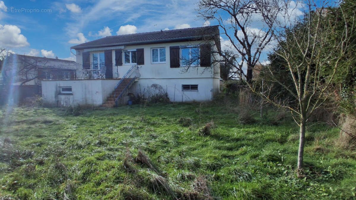 Maison à PONTOY