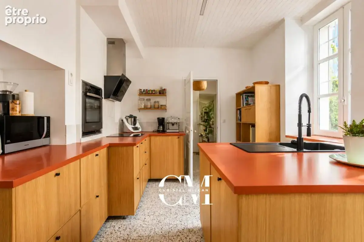 Maison en pierre plain pieds 175 m² Le Bouscat Centre, jardin, piscine, double garage - photo 10