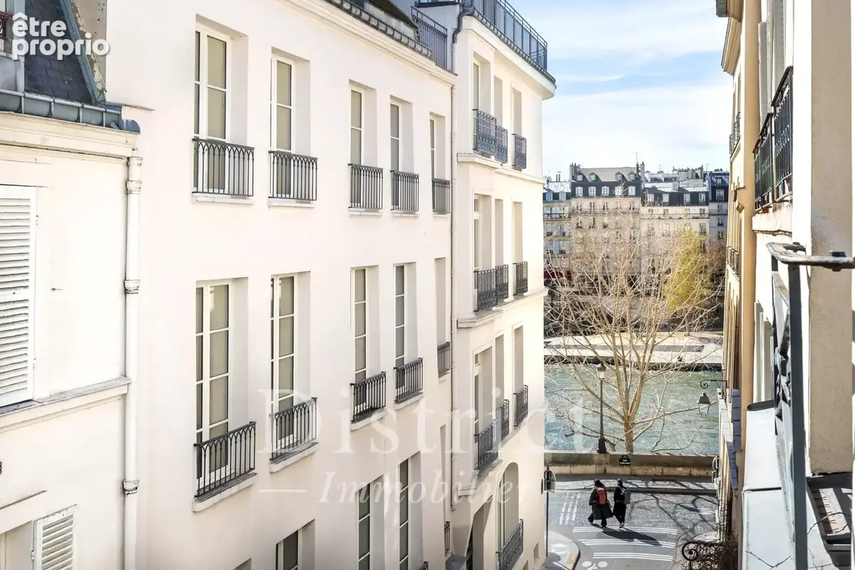 Ile Saint Louis. 5 pièces de 113m² en étage élevé avec ascenseur. - photo 14