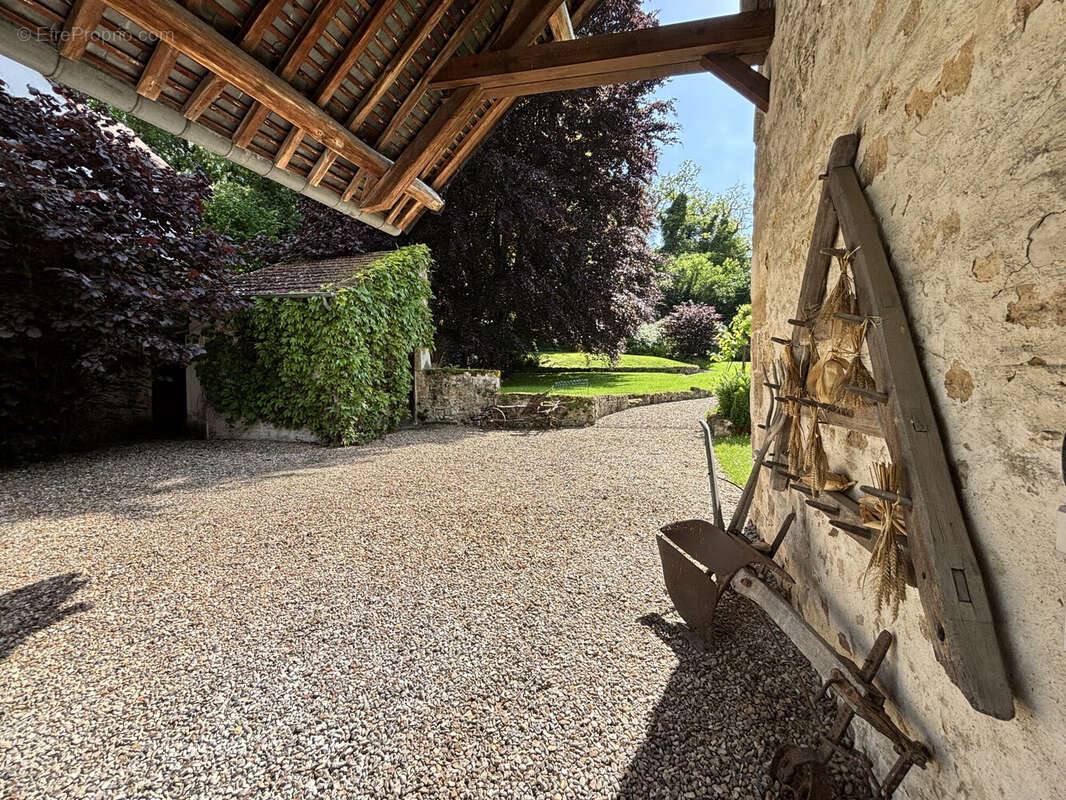 Maison 235 m² à Grisy-Les-Platres  - photo 6