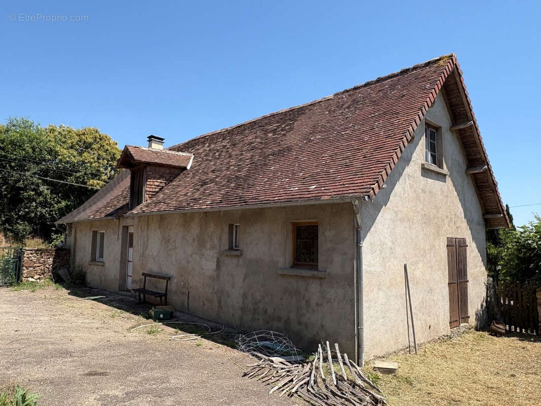 Coussac Bonneval : Authentique corps de ferme sur 4,2 hectares - photo 9